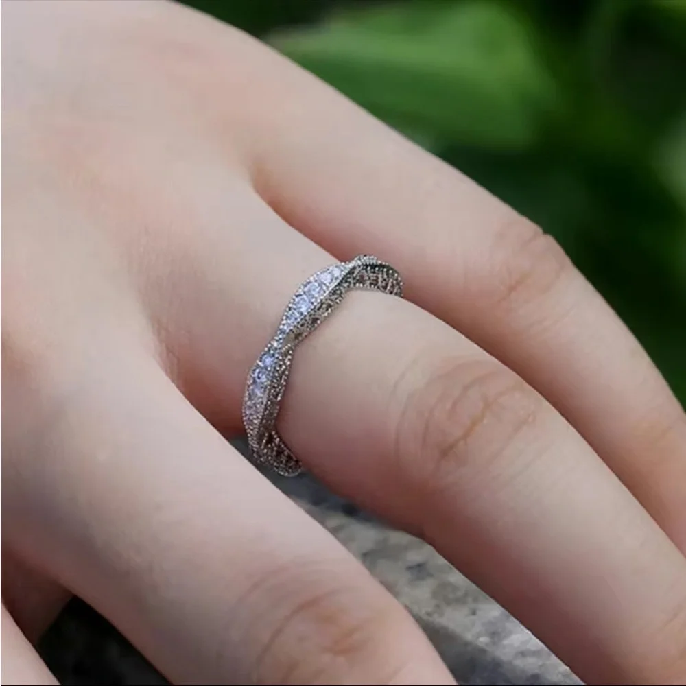 New 925 Silver Beautiful Diamond Ring - Picture 3 of 3